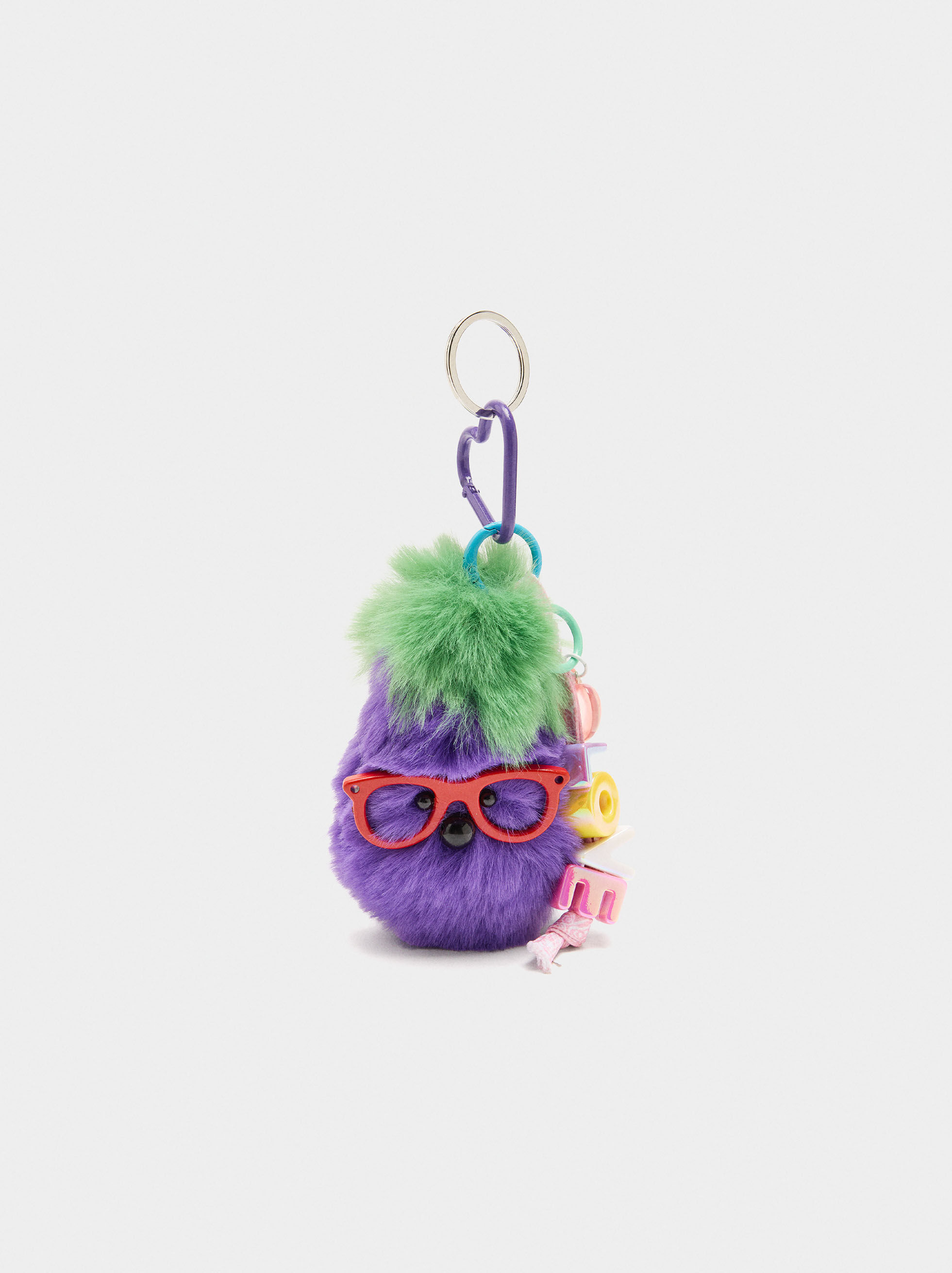 Nyckelring charm pompon LOVE