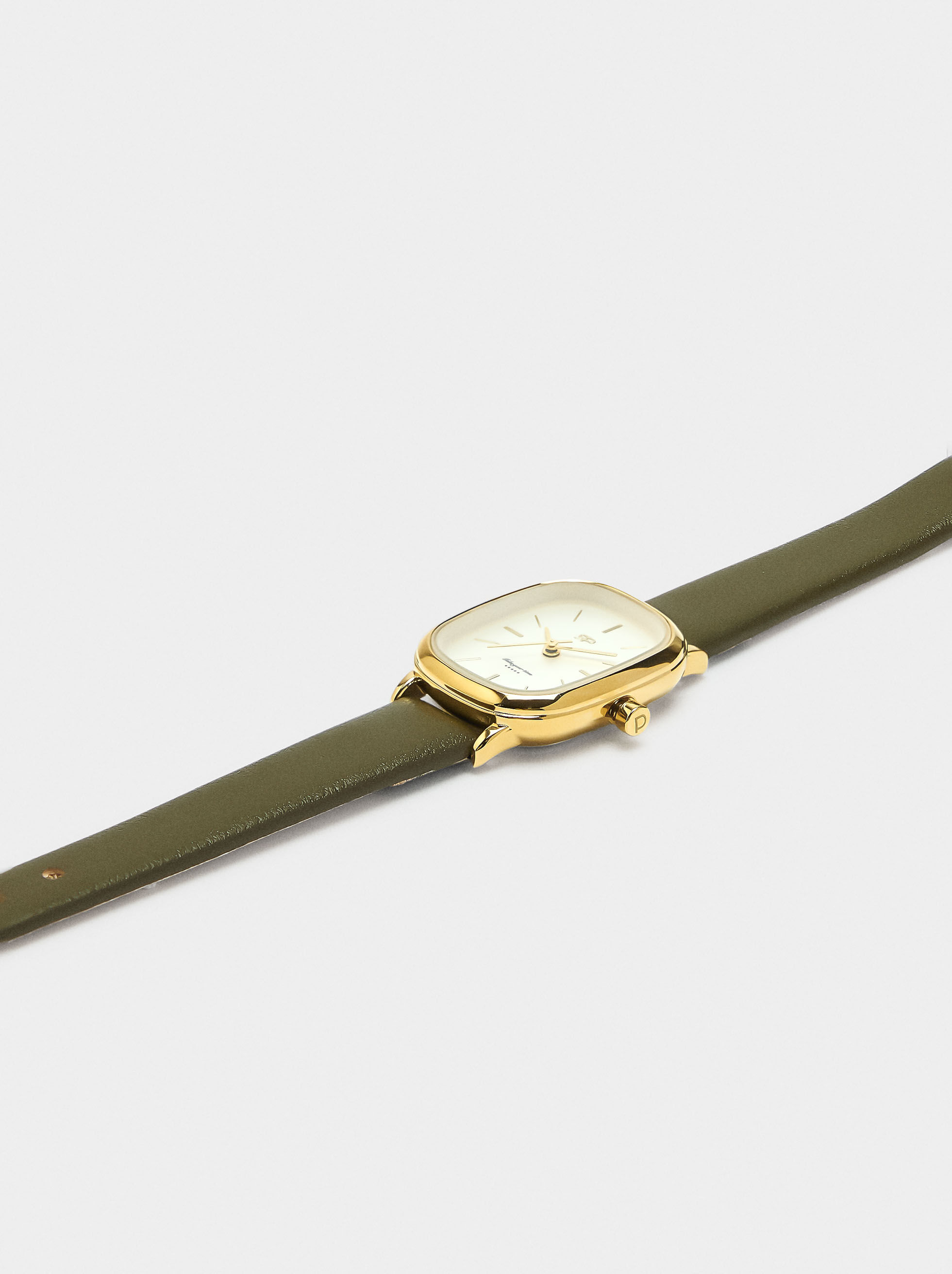 Rektangulär klocka med läderarmband