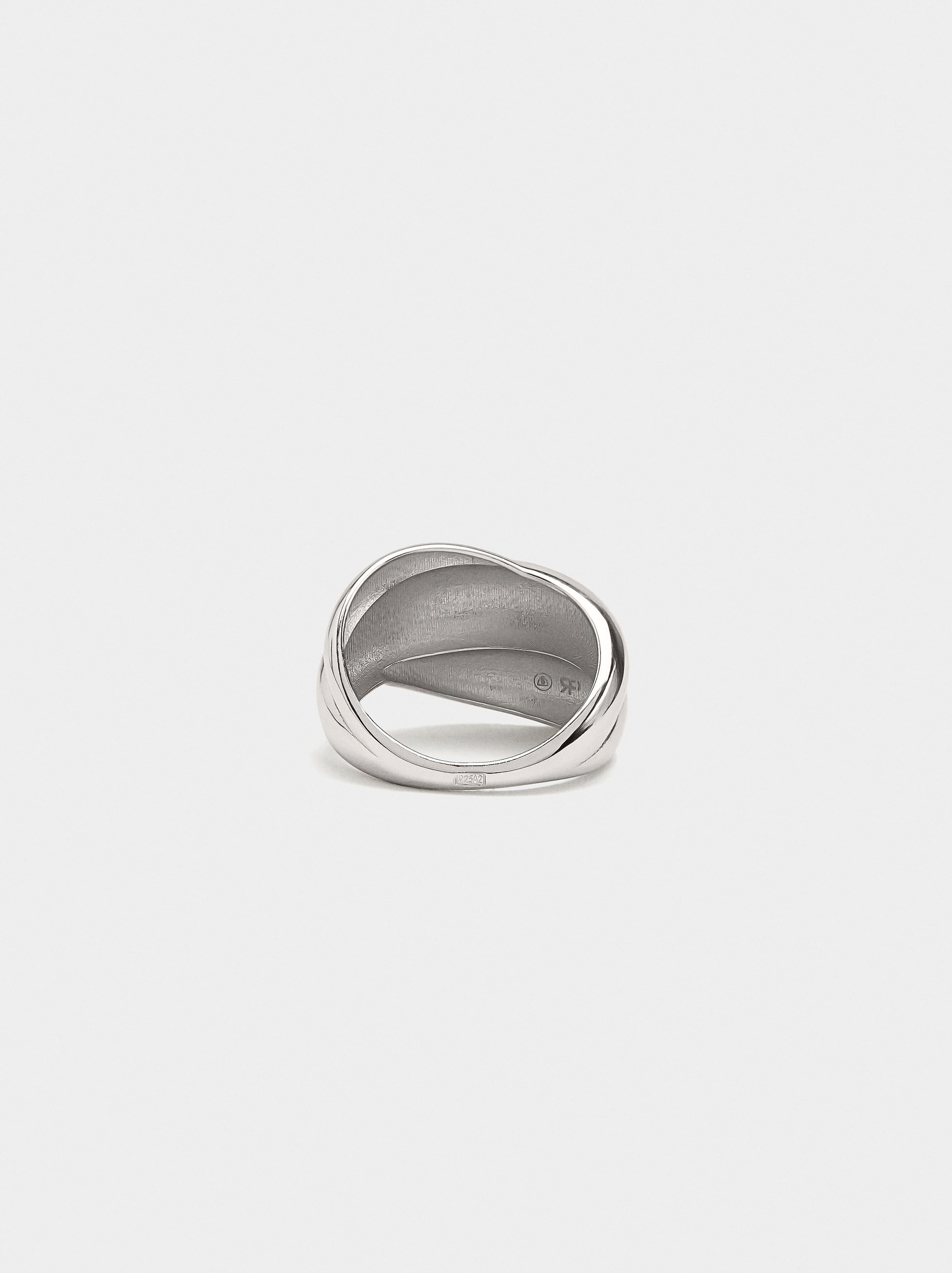 Rundad anel med relief - silver 925